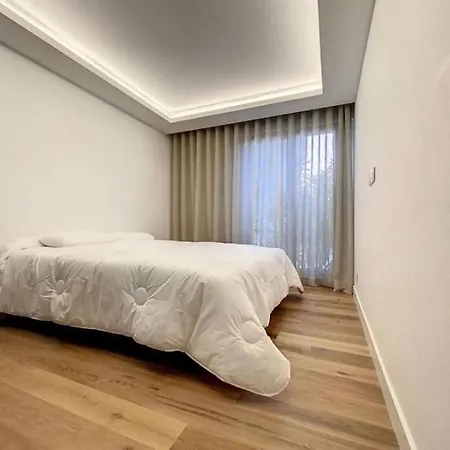 New 3 Bedrooms + Terrass + Carpark Apartmán *